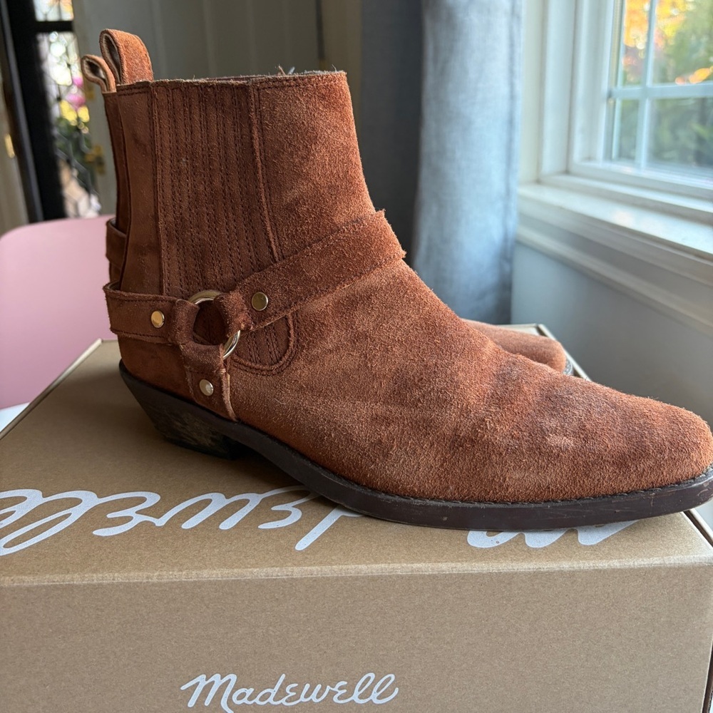 The Santiago Western Suede Ankle Boot, EUC! - Picture 11 of 13
